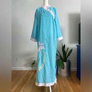 Vintage 70s Lyre Bird Embroidered & Appliqué Detail Chinese/Asian Dress